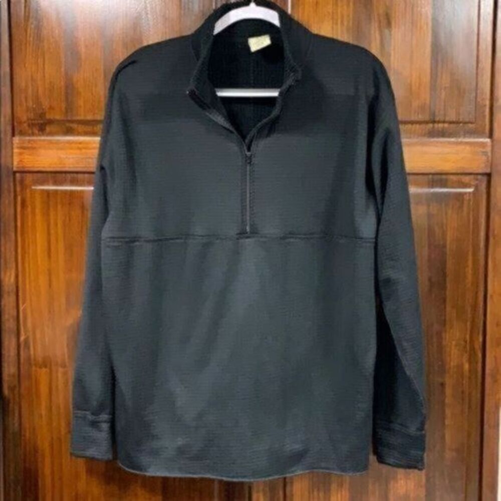 Cabela’s
Men’s Black zip up Sweatshirt top…
